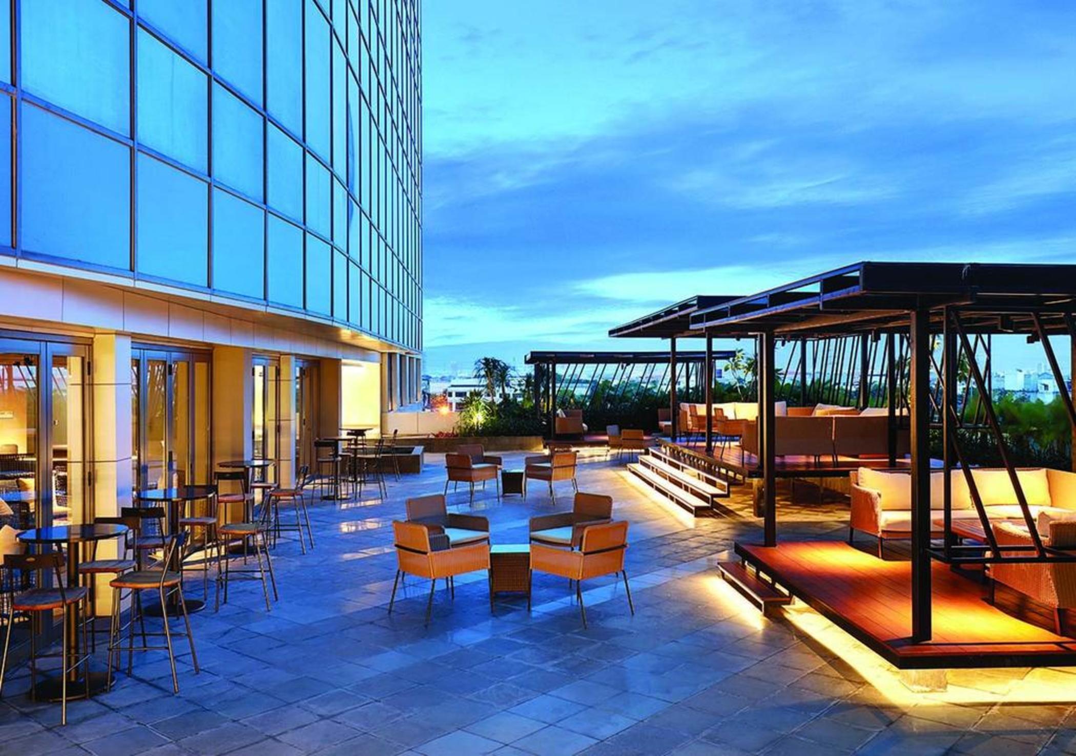 Novotel Samator Surabaya Timur Exteriör bild