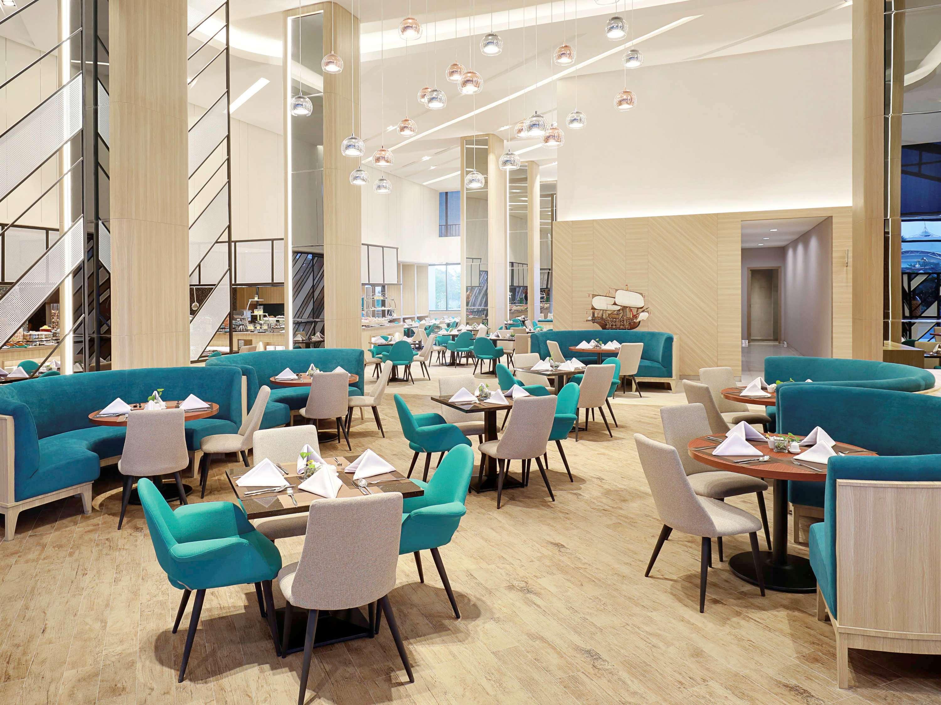 Novotel Samator Surabaya Timur Exteriör bild