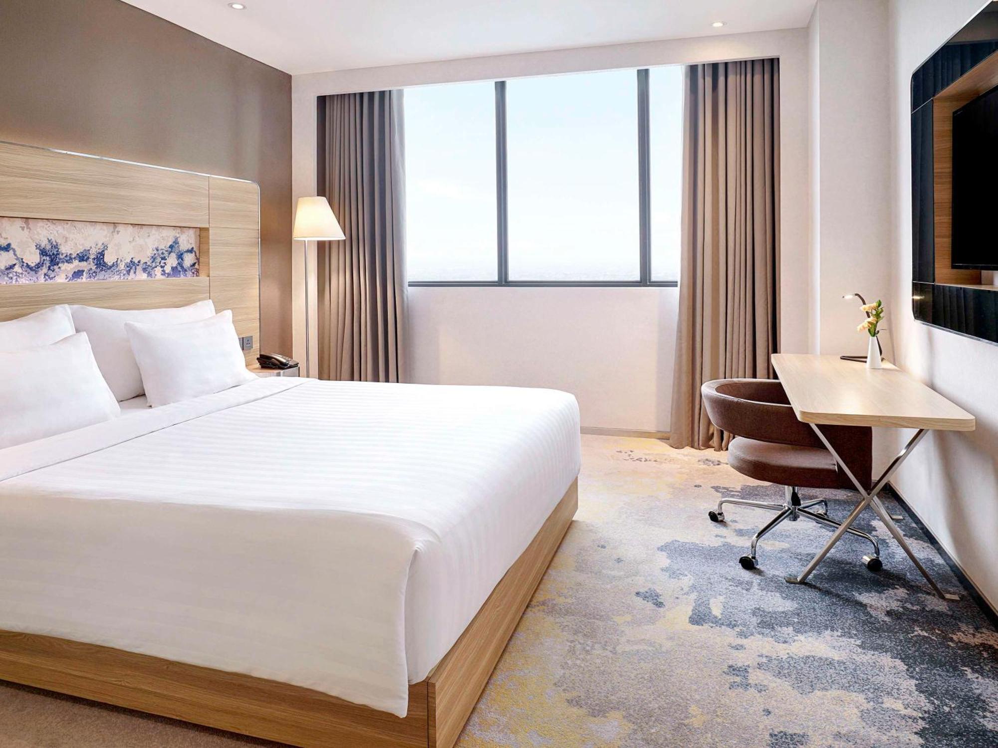 Novotel Samator Surabaya Timur Exteriör bild