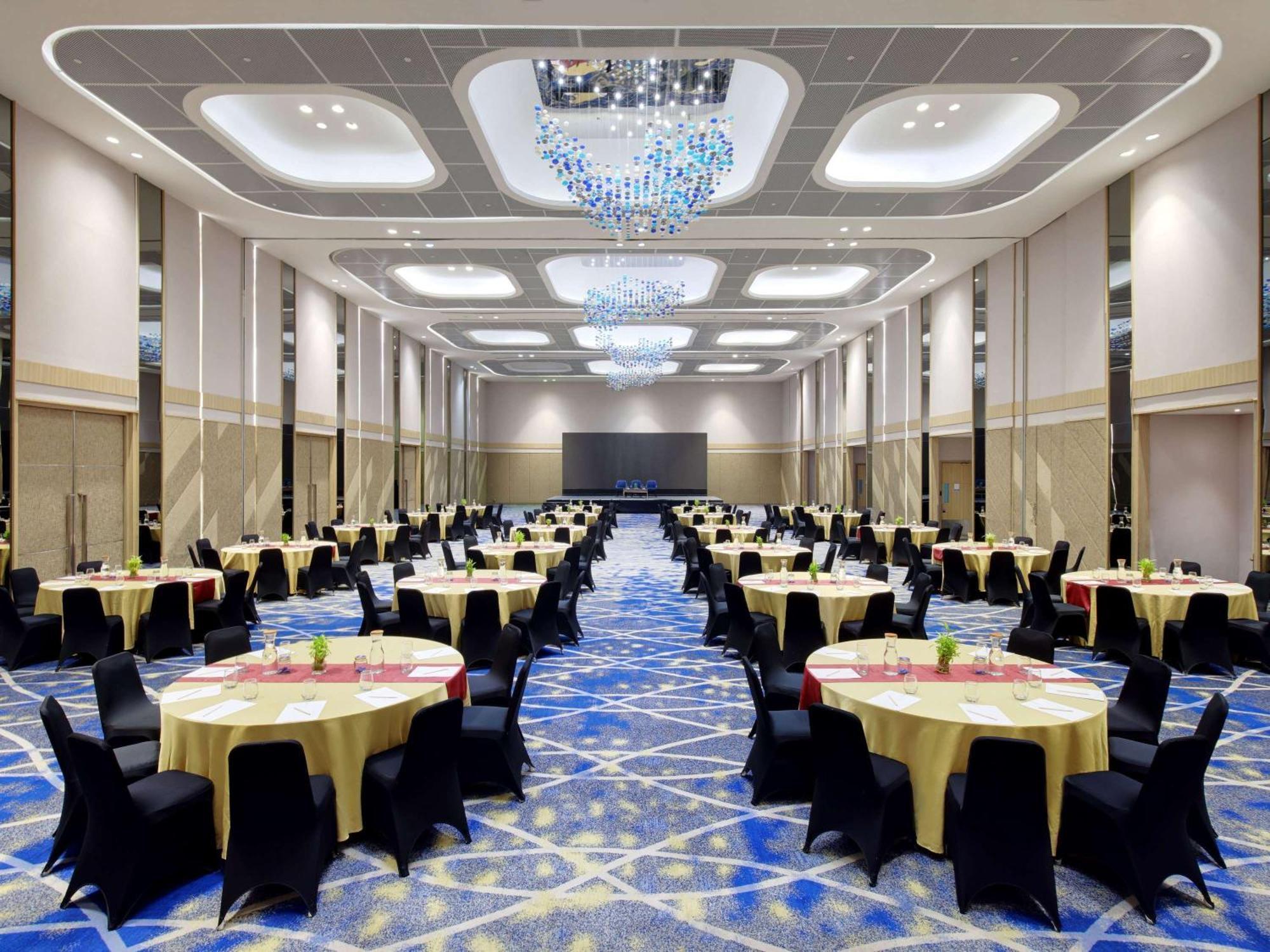 Novotel Samator Surabaya Timur Exteriör bild