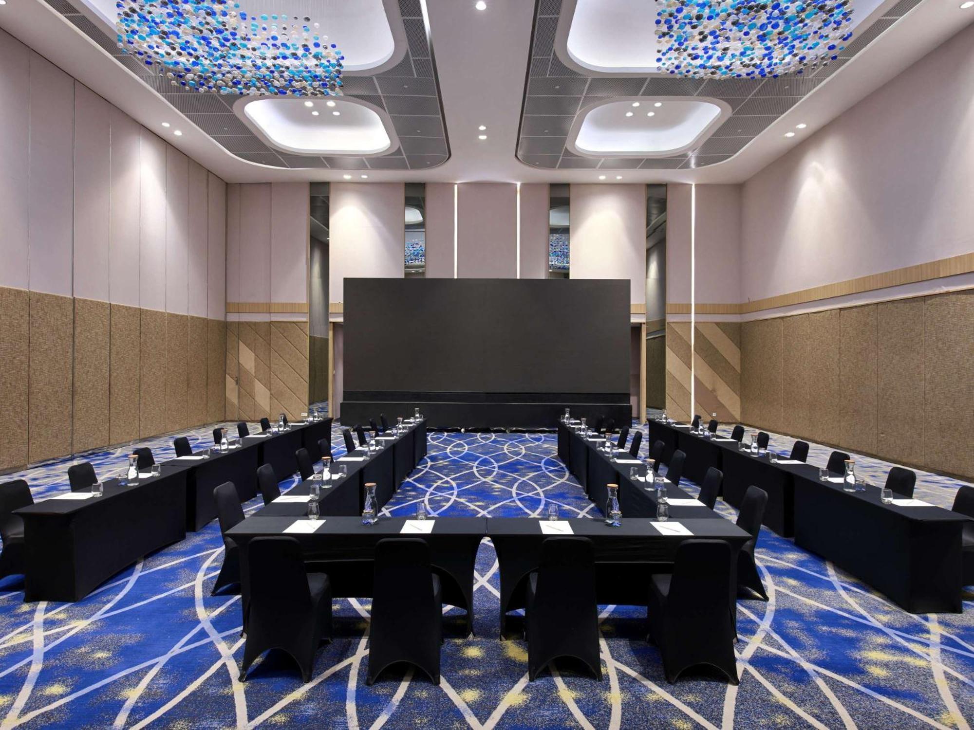 Novotel Samator Surabaya Timur Exteriör bild