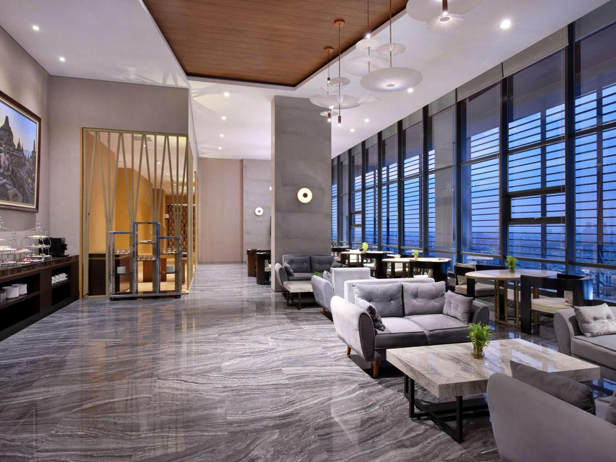 Novotel Samator Surabaya Timur Exteriör bild