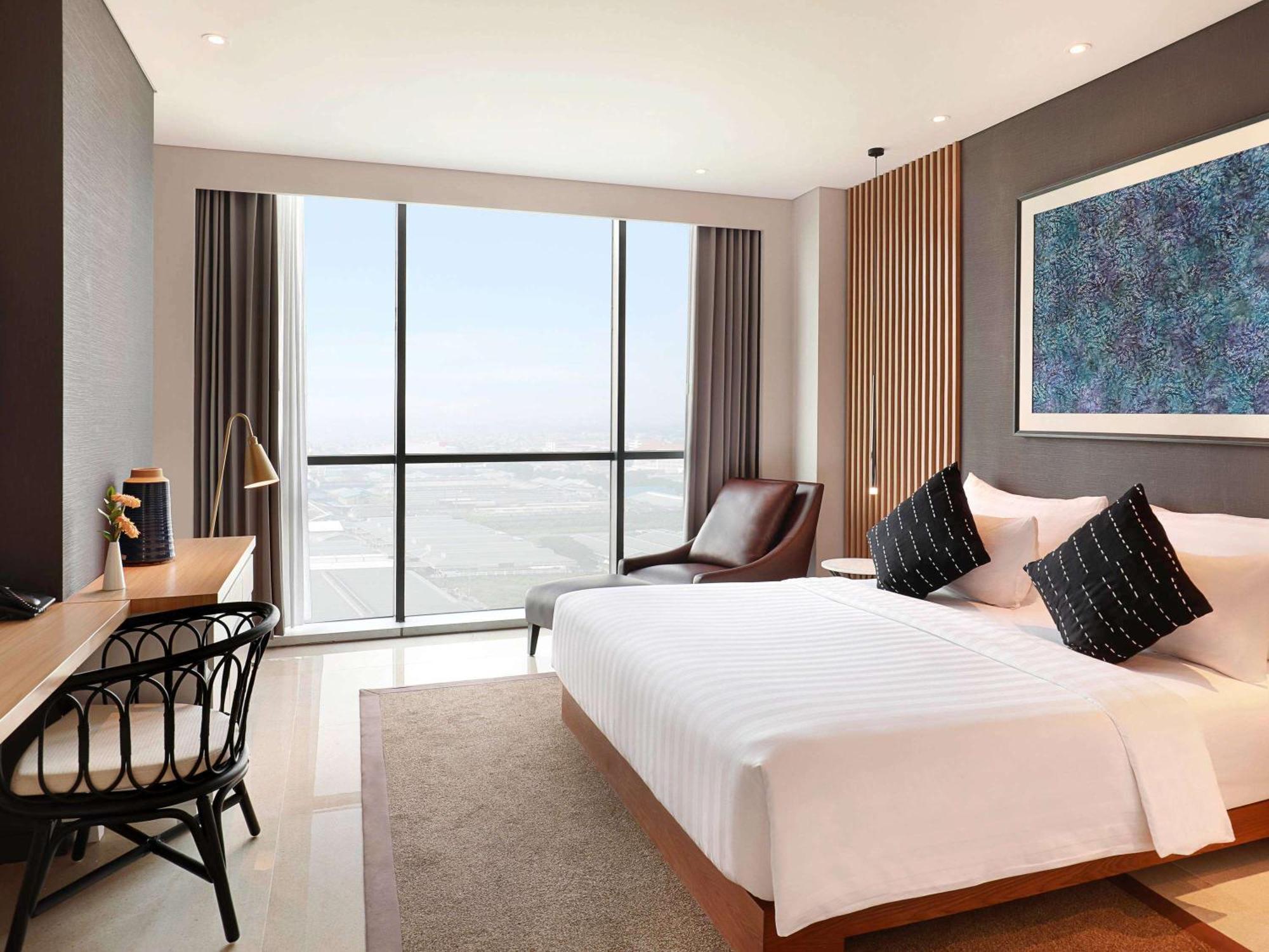 Novotel Samator Surabaya Timur Exteriör bild