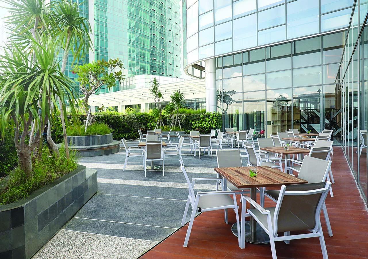 Novotel Samator Surabaya Timur Exteriör bild